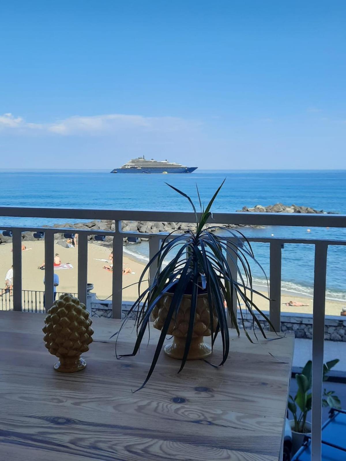 דירות גיארדיני נאקסוס Arcadia Golden Bay מראה חיצוני תמונה