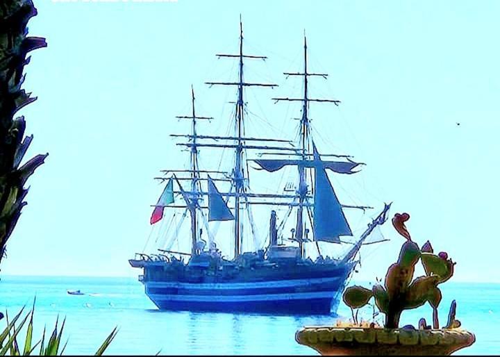 דירות גיארדיני נאקסוס Arcadia Golden Bay מראה חיצוני תמונה